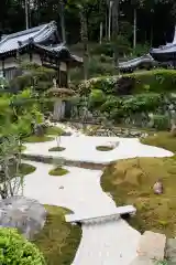 霊泉寺の庭園