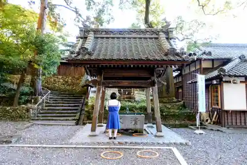 事任八幡宮の手水