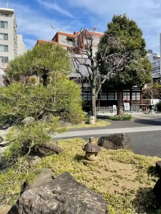 愛染院の{uncategorized: "未分類", other: "その他", undefined: "問題あり", building: "その他建物", grave: "お墓", sacred_gate: "鳥居", guardian: "狛犬", statue: "像", buddha: "仏像", history: "歴史", nature: "自然", garden: "庭園", animal: "動物", pagoda: "塔", temizu: "手水舎", mountain_gate: "山門・神門", sanctuary: "本殿・本堂", subordinate: "末社・摂社", art: "芸術", scenery: "景色", jizo: "地蔵", ema: "絵馬", goshuin: "御朱印", omikuji: "おみくじ", items: "授与品その他", amulet: "お守り", goshuincho: "御朱印帳", eats: "食事", festival: "お祭り", votive_dance: "神楽", shichigosan: "七五三参", wedding: "結婚式", experience: "体験その他", initially: "初詣", around: "周辺", anti_infection: "感染症対策"}