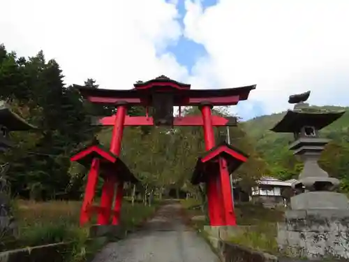 高尾穂見神社の鳥居