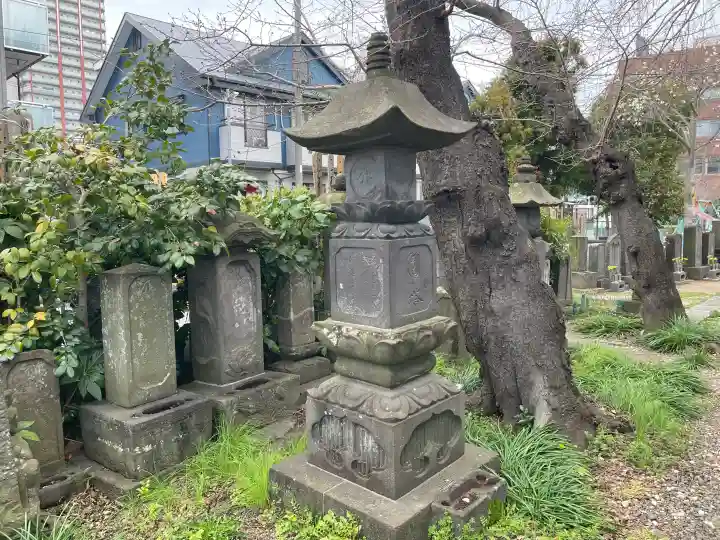 沼影観音堂(廣田寺)の{uncategorized: "未分類", other: "その他", undefined: "問題あり", building: "その他建物", grave: "お墓", sacred_gate: "鳥居", guardian: "狛犬", statue: "像", buddha: "仏像", history: "歴史", nature: "自然", garden: "庭園", animal: "動物", pagoda: "塔", temizu: "手水舎", mountain_gate: "山門・神門", sanctuary: "本殿・本堂", subordinate: "末社・摂社", art: "芸術", scenery: "景色", jizo: "地蔵", ema: "絵馬", goshuin: "御朱印", omikuji: "おみくじ", items: "授与品その他", amulet: "お守り", goshuincho: "御朱印帳", eats: "食事", festival: "お祭り", votive_dance: "神楽", shichigosan: "七五三参", wedding: "結婚式", experience: "体験その他", initially: "初詣", around: "周辺", anti_infection: "感染症対策"}