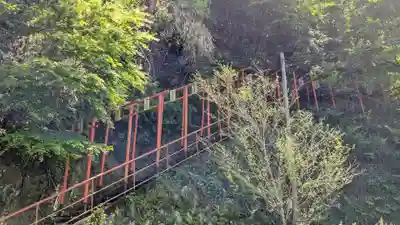湘山稲荷大明神の鳥居