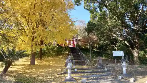 小烏神社の建物その他