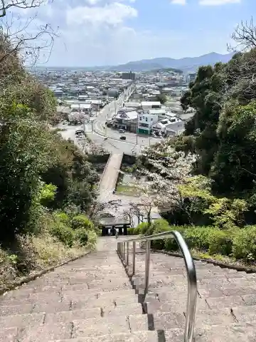 須賀神社の{uncategorized: "未分類", other: "その他", undefined: "問題あり", building: "その他建物", grave: "お墓", sacred_gate: "鳥居", guardian: "狛犬", statue: "像", buddha: "仏像", history: "歴史", nature: "自然", garden: "庭園", animal: "動物", pagoda: "塔", temizu: "手水舎", mountain_gate: "山門・神門", sanctuary: "本殿・本堂", subordinate: "末社・摂社", art: "芸術", scenery: "景色", jizo: "地蔵", ema: "絵馬", goshuin: "御朱印", omikuji: "おみくじ", items: "授与品その他", amulet: "お守り", goshuincho: "御朱印帳", eats: "食事", festival: "お祭り", votive_dance: "神楽", shichigosan: "七五三参", wedding: "結婚式", experience: "体験その他", initially: "初詣", around: "周辺", anti_infection: "感染症対策"}
