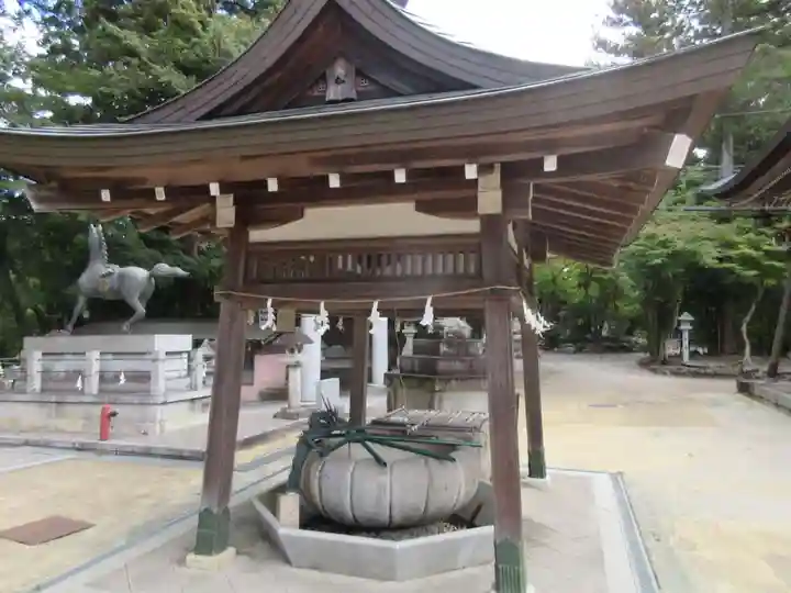 田村神社の手水舎
