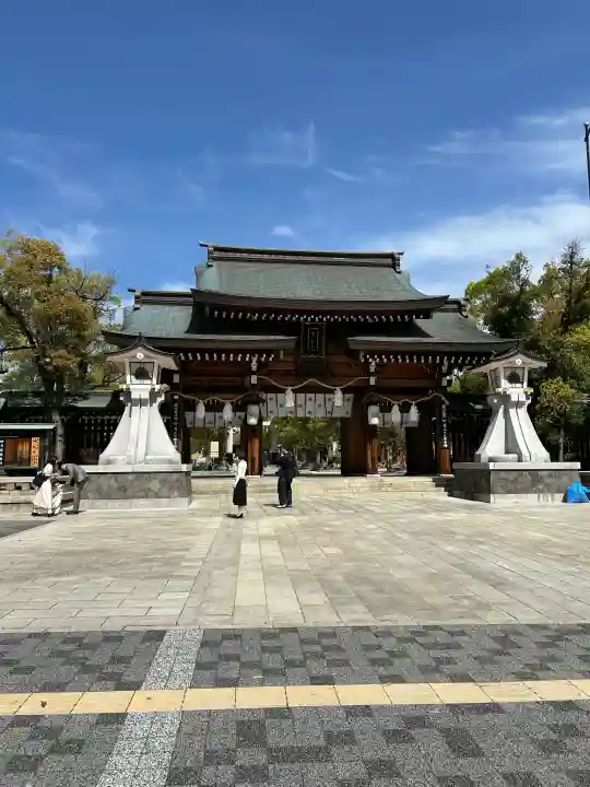 湊川神社の{uncategorized: "未分類", other: "その他", undefined: "問題あり", building: "その他建物", grave: "お墓", sacred_gate: "鳥居", guardian: "狛犬", statue: "像", buddha: "仏像", history: "歴史", nature: "自然", garden: "庭園", animal: "動物", pagoda: "塔", temizu: "手水舎", mountain_gate: "山門・神門", sanctuary: "本殿・本堂", subordinate: "末社・摂社", art: "芸術", scenery: "景色", jizo: "地蔵", ema: "絵馬", goshuin: "御朱印", omikuji: "おみくじ", items: "授与品その他", amulet: "お守り", goshuincho: "御朱印帳", eats: "食事", festival: "お祭り", votive_dance: "神楽", shichigosan: "七五三参", wedding: "結婚式", experience: "体験その他", initially: "初詣", around: "周辺", anti_infection: "感染症対策"}