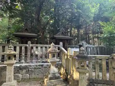 山辺御縣坐神社の末社・摂社