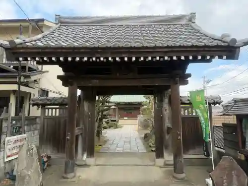 九品寺の{uncategorized: "未分類", other: "その他", undefined: "問題あり", building: "その他建物", grave: "お墓", sacred_gate: "鳥居", guardian: "狛犬", statue: "像", buddha: "仏像", history: "歴史", nature: "自然", garden: "庭園", animal: "動物", pagoda: "塔", temizu: "手水舎", mountain_gate: "山門・神門", sanctuary: "本殿・本堂", subordinate: "末社・摂社", art: "芸術", scenery: "景色", jizo: "地蔵", ema: "絵馬", goshuin: "御朱印", omikuji: "おみくじ", items: "授与品その他", amulet: "お守り", goshuincho: "御朱印帳", eats: "食事", festival: "お祭り", votive_dance: "神楽", shichigosan: "七五三参", wedding: "結婚式", experience: "体験その他", initially: "初詣", around: "周辺", anti_infection: "感染症対策"}