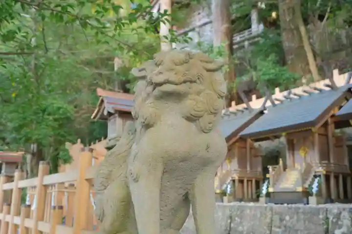 天河大辨財天社の狛犬