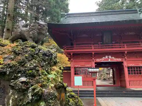 富士山東口本宮 冨士浅間神社の山門・神門