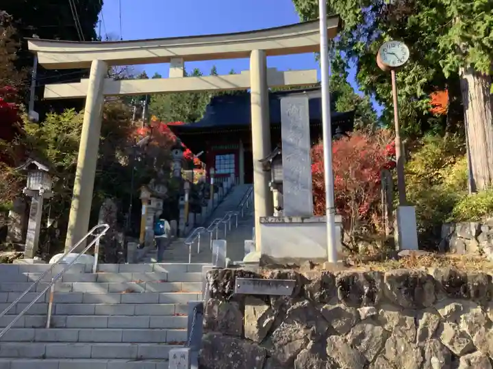 武蔵御嶽神社の鳥居