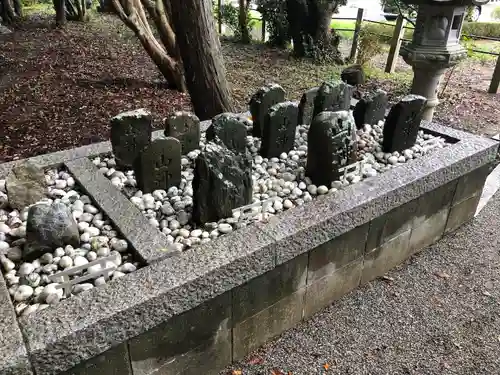 仲神社の末社