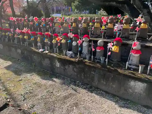 西向聖観世音菩薩の地蔵