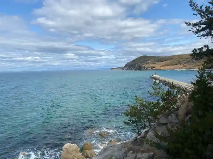 西濱神社の{uncategorized: "未分類", other: "その他", undefined: "問題あり", building: "その他建物", grave: "お墓", sacred_gate: "鳥居", guardian: "狛犬", statue: "像", buddha: "仏像", history: "歴史", nature: "自然", garden: "庭園", animal: "動物", pagoda: "塔", temizu: "手水舎", mountain_gate: "山門・神門", sanctuary: "本殿・本堂", subordinate: "末社・摂社", art: "芸術", scenery: "景色", jizo: "地蔵", ema: "絵馬", goshuin: "御朱印", omikuji: "おみくじ", items: "授与品その他", amulet: "お守り", goshuincho: "御朱印帳", eats: "食事", festival: "お祭り", votive_dance: "神楽", shichigosan: "七五三参", wedding: "結婚式", experience: "体験その他", initially: "初詣", around: "周辺", anti_infection: "感染症対策"}