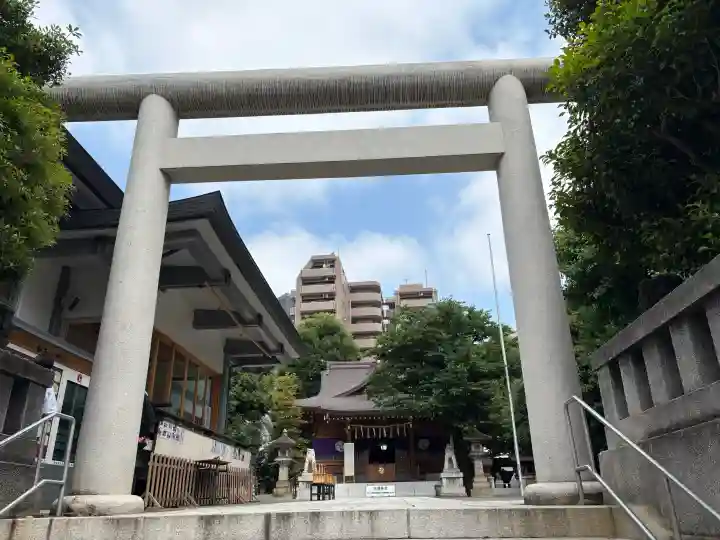 天祖神社の{uncategorized: "未分類", other: "その他", undefined: "問題あり", building: "その他建物", grave: "お墓", sacred_gate: "鳥居", guardian: "狛犬", statue: "像", buddha: "仏像", history: "歴史", nature: "自然", garden: "庭園", animal: "動物", pagoda: "塔", temizu: "手水舎", mountain_gate: "山門・神門", sanctuary: "本殿・本堂", subordinate: "末社・摂社", art: "芸術", scenery: "景色", jizo: "地蔵", ema: "絵馬", goshuin: "御朱印", omikuji: "おみくじ", items: "授与品その他", amulet: "お守り", goshuincho: "御朱印帳", eats: "食事", festival: "お祭り", votive_dance: "神楽", shichigosan: "七五三参", wedding: "結婚式", experience: "体験その他", initially: "初詣", around: "周辺", anti_infection: "感染症対策"}