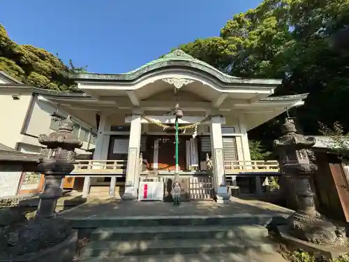 貴船神社の{uncategorized: "未分類", other: "その他", undefined: "問題あり", building: "その他建物", grave: "お墓", sacred_gate: "鳥居", guardian: "狛犬", statue: "像", buddha: "仏像", history: "歴史", nature: "自然", garden: "庭園", animal: "動物", pagoda: "塔", temizu: "手水舎", mountain_gate: "山門・神門", sanctuary: "本殿・本堂", subordinate: "末社・摂社", art: "芸術", scenery: "景色", jizo: "地蔵", ema: "絵馬", goshuin: "御朱印", omikuji: "おみくじ", items: "授与品その他", amulet: "お守り", goshuincho: "御朱印帳", eats: "食事", festival: "お祭り", votive_dance: "神楽", shichigosan: "七五三参", wedding: "結婚式", experience: "体験その他", initially: "初詣", around: "周辺", anti_infection: "感染症対策"}