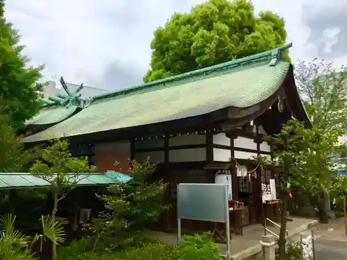 三輪神社の本殿