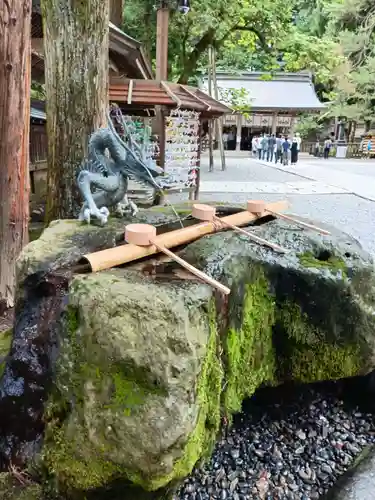 諏訪大社の手水舎