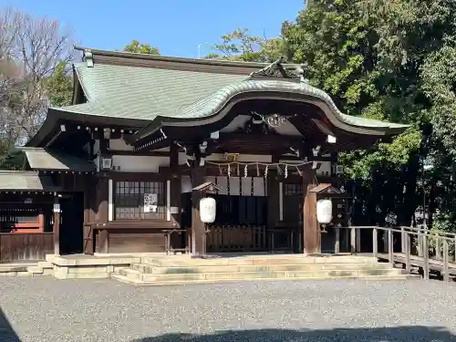 氷上姉子神社（熱田神宮摂社）の{uncategorized: "未分類", other: "その他", undefined: "問題あり", building: "その他建物", grave: "お墓", sacred_gate: "鳥居", guardian: "狛犬", statue: "像", buddha: "仏像", history: "歴史", nature: "自然", garden: "庭園", animal: "動物", pagoda: "塔", temizu: "手水舎", mountain_gate: "山門・神門", sanctuary: "本殿・本堂", subordinate: "末社・摂社", art: "芸術", scenery: "景色", jizo: "地蔵", ema: "絵馬", goshuin: "御朱印", omikuji: "おみくじ", items: "授与品その他", amulet: "お守り", goshuincho: "御朱印帳", eats: "食事", festival: "お祭り", votive_dance: "神楽", shichigosan: "七五三参", wedding: "結婚式", experience: "体験その他", initially: "初詣", around: "周辺", anti_infection: "感染症対策"}