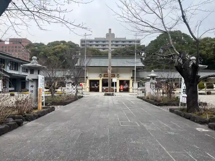 愛知縣護國神社の{uncategorized: "未分類", other: "その他", undefined: "問題あり", building: "その他建物", grave: "お墓", sacred_gate: "鳥居", guardian: "狛犬", statue: "像", buddha: "仏像", history: "歴史", nature: "自然", garden: "庭園", animal: "動物", pagoda: "塔", temizu: "手水舎", mountain_gate: "山門・神門", sanctuary: "本殿・本堂", subordinate: "末社・摂社", art: "芸術", scenery: "景色", jizo: "地蔵", ema: "絵馬", goshuin: "御朱印", omikuji: "おみくじ", items: "授与品その他", amulet: "お守り", goshuincho: "御朱印帳", eats: "食事", festival: "お祭り", votive_dance: "神楽", shichigosan: "七五三参", wedding: "結婚式", experience: "体験その他", initially: "初詣", around: "周辺", anti_infection: "感染症対策"}