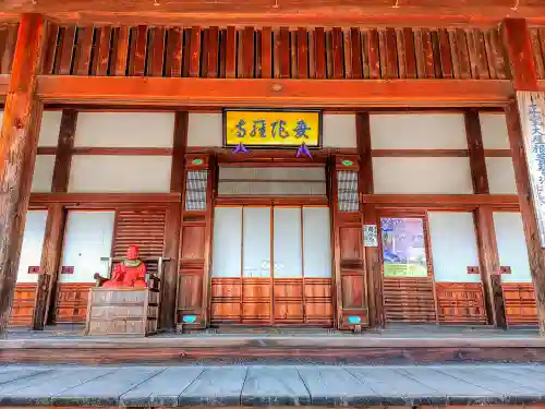 曼陀羅寺の本殿・本堂