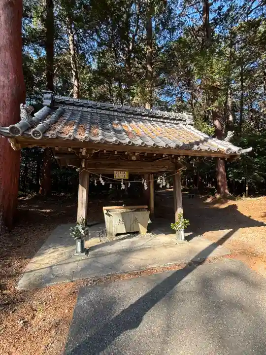 冨士浅間宮の{uncategorized: "未分類", other: "その他", undefined: "問題あり", building: "その他建物", grave: "お墓", sacred_gate: "鳥居", guardian: "狛犬", statue: "像", buddha: "仏像", history: "歴史", nature: "自然", garden: "庭園", animal: "動物", pagoda: "塔", temizu: "手水舎", mountain_gate: "山門・神門", sanctuary: "本殿・本堂", subordinate: "末社・摂社", art: "芸術", scenery: "景色", jizo: "地蔵", ema: "絵馬", goshuin: "御朱印", omikuji: "おみくじ", items: "授与品その他", amulet: "お守り", goshuincho: "御朱印帳", eats: "食事", festival: "お祭り", votive_dance: "神楽", shichigosan: "七五三参", wedding: "結婚式", experience: "体験その他", initially: "初詣", around: "周辺", anti_infection: "感染症対策"}