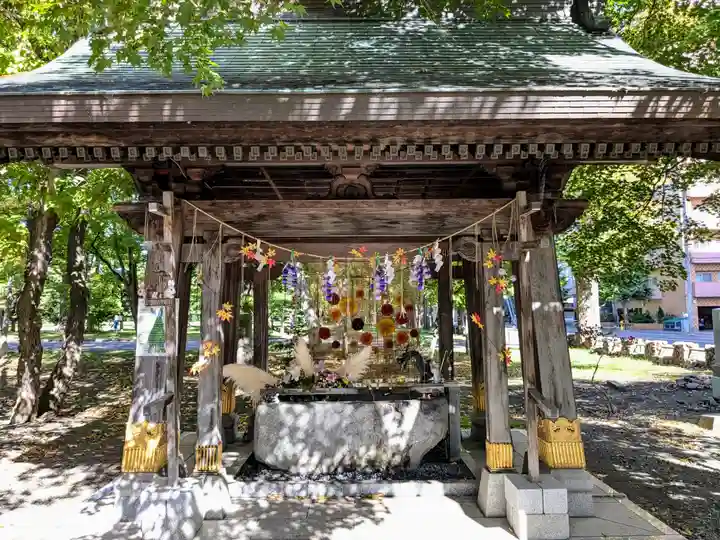 彌彦神社 (伊夜日子神社)の手水舎
