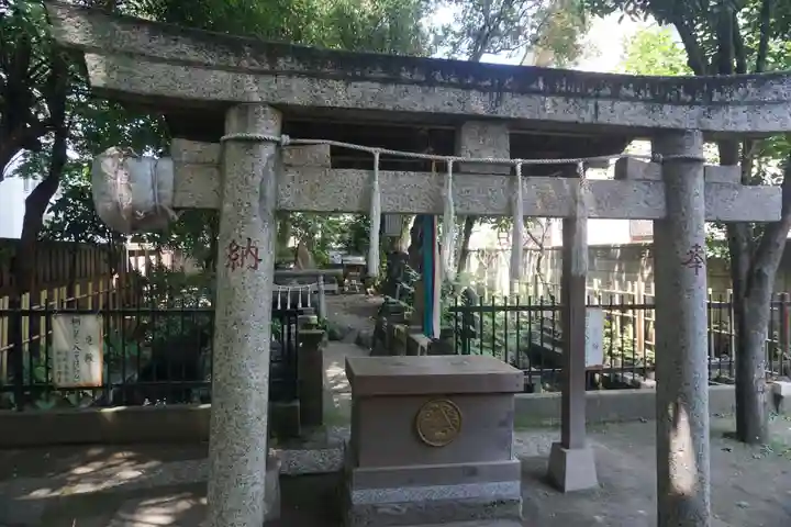 厳島神社(港町弁財天)の鳥居