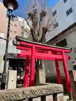 二ツ谷稲荷神社の{uncategorized: "未分類", other: "その他", undefined: "問題あり", building: "その他建物", grave: "お墓", sacred_gate: "鳥居", guardian: "狛犬", statue: "像", buddha: "仏像", history: "歴史", nature: "自然", garden: "庭園", animal: "動物", pagoda: "塔", temizu: "手水舎", mountain_gate: "山門・神門", sanctuary: "本殿・本堂", subordinate: "末社・摂社", art: "芸術", scenery: "景色", jizo: "地蔵", ema: "絵馬", goshuin: "御朱印", omikuji: "おみくじ", items: "授与品その他", amulet: "お守り", goshuincho: "御朱印帳", eats: "食事", festival: "お祭り", votive_dance: "神楽", shichigosan: "七五三参", wedding: "結婚式", experience: "体験その他", initially: "初詣", around: "周辺", anti_infection: "感染症対策"}