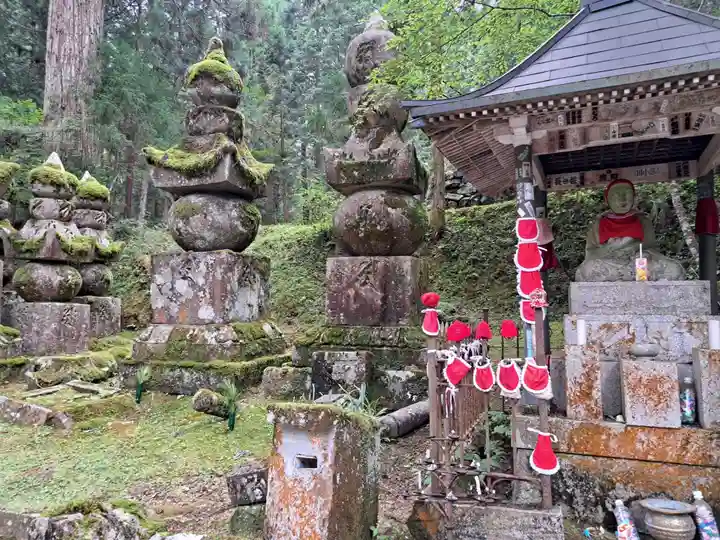 高野山金剛峯寺奥の院(和歌山県)