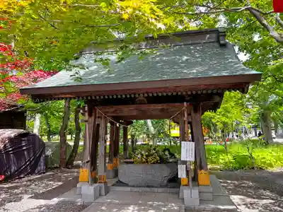 彌彦神社　(伊夜日子神社)の手水舎