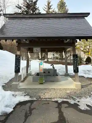 札内神社の{uncategorized: "未分類", other: "その他", undefined: "問題あり", building: "その他建物", grave: "お墓", sacred_gate: "鳥居", guardian: "狛犬", statue: "像", buddha: "仏像", history: "歴史", nature: "自然", garden: "庭園", animal: "動物", pagoda: "塔", temizu: "手水舎", mountain_gate: "山門・神門", sanctuary: "本殿・本堂", subordinate: "末社・摂社", art: "芸術", scenery: "景色", jizo: "地蔵", ema: "絵馬", goshuin: "御朱印", omikuji: "おみくじ", items: "授与品その他", amulet: "お守り", goshuincho: "御朱印帳", eats: "食事", festival: "お祭り", votive_dance: "神楽", shichigosan: "七五三参", wedding: "結婚式", experience: "体験その他", initially: "初詣", around: "周辺", anti_infection: "感染症対策"}