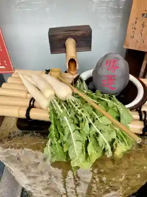 勝運稲荷の{uncategorized: "未分類", other: "その他", undefined: "問題あり", building: "その他建物", grave: "お墓", sacred_gate: "鳥居", guardian: "狛犬", statue: "像", buddha: "仏像", history: "歴史", nature: "自然", garden: "庭園", animal: "動物", pagoda: "塔", temizu: "手水舎", mountain_gate: "山門・神門", sanctuary: "本殿・本堂", subordinate: "末社・摂社", art: "芸術", scenery: "景色", jizo: "地蔵", ema: "絵馬", goshuin: "御朱印", omikuji: "おみくじ", items: "授与品その他", amulet: "お守り", goshuincho: "御朱印帳", eats: "食事", festival: "お祭り", votive_dance: "神楽", shichigosan: "七五三参", wedding: "結婚式", experience: "体験その他", initially: "初詣", around: "周辺", anti_infection: "感染症対策"}