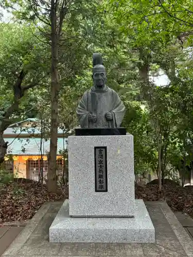 検見川神社の像