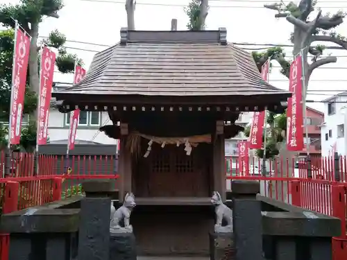 丁張稲荷神社の本殿