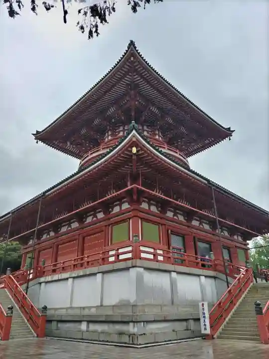 成田山新勝寺の塔