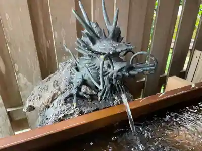 鶴峯八幡宮の手水舎