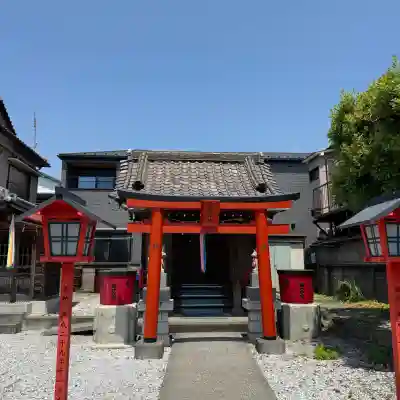 鴎稲荷神社の{uncategorized: "未分類", other: "その他", undefined: "問題あり", building: "その他建物", grave: "お墓", sacred_gate: "鳥居", guardian: "狛犬", statue: "像", buddha: "仏像", history: "歴史", nature: "自然", garden: "庭園", animal: "動物", pagoda: "塔", temizu: "手水舎", mountain_gate: "山門・神門", sanctuary: "本殿・本堂", subordinate: "末社・摂社", art: "芸術", scenery: "景色", jizo: "地蔵", ema: "絵馬", goshuin: "御朱印", omikuji: "おみくじ", items: "授与品その他", amulet: "お守り", goshuincho: "御朱印帳", eats: "食事", festival: "お祭り", votive_dance: "神楽", shichigosan: "七五三参", wedding: "結婚式", experience: "体験その他", initially: "初詣", around: "周辺", anti_infection: "感染症対策"}