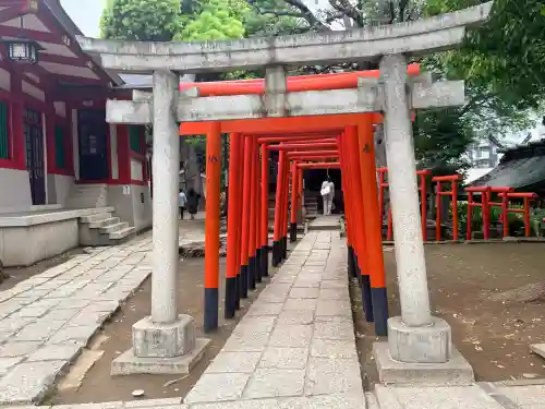 品川神社の{uncategorized: "未分類", other: "その他", undefined: "問題あり", building: "その他建物", grave: "お墓", sacred_gate: "鳥居", guardian: "狛犬", statue: "像", buddha: "仏像", history: "歴史", nature: "自然", garden: "庭園", animal: "動物", pagoda: "塔", temizu: "手水舎", mountain_gate: "山門・神門", sanctuary: "本殿・本堂", subordinate: "末社・摂社", art: "芸術", scenery: "景色", jizo: "地蔵", ema: "絵馬", goshuin: "御朱印", omikuji: "おみくじ", items: "授与品その他", amulet: "お守り", goshuincho: "御朱印帳", eats: "食事", festival: "お祭り", votive_dance: "神楽", shichigosan: "七五三参", wedding: "結婚式", experience: "体験その他", initially: "初詣", around: "周辺", anti_infection: "感染症対策"}