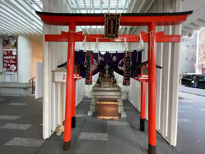 歌舞伎稲荷神社の鳥居