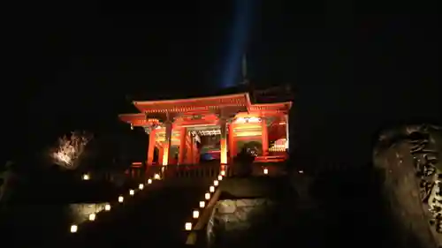 清水寺の山門・神門