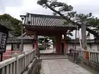 葛井寺の山門・神門