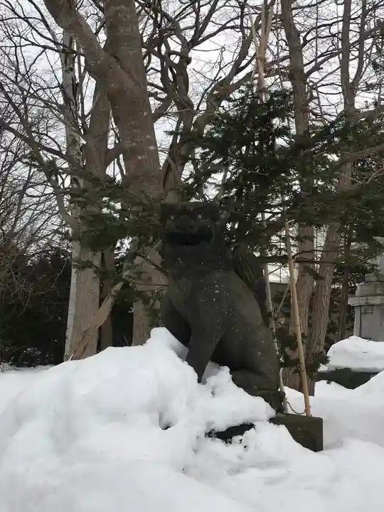 信濃神社の狛犬