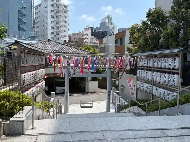 駒込妙義神社の{uncategorized: "未分類", other: "その他", undefined: "問題あり", building: "その他建物", grave: "お墓", sacred_gate: "鳥居", guardian: "狛犬", statue: "像", buddha: "仏像", history: "歴史", nature: "自然", garden: "庭園", animal: "動物", pagoda: "塔", temizu: "手水舎", mountain_gate: "山門・神門", sanctuary: "本殿・本堂", subordinate: "末社・摂社", art: "芸術", scenery: "景色", jizo: "地蔵", ema: "絵馬", goshuin: "御朱印", omikuji: "おみくじ", items: "授与品その他", amulet: "お守り", goshuincho: "御朱印帳", eats: "食事", festival: "お祭り", votive_dance: "神楽", shichigosan: "七五三参", wedding: "結婚式", experience: "体験その他", initially: "初詣", around: "周辺", anti_infection: "感染症対策"}