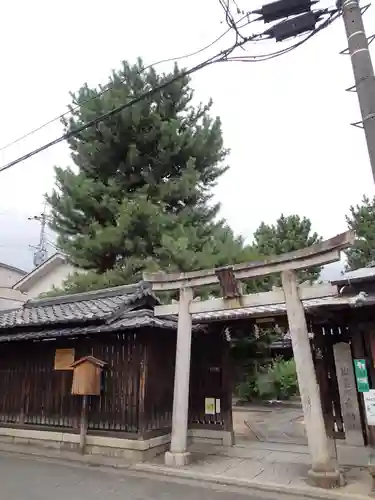 出雲路幸神社の鳥居