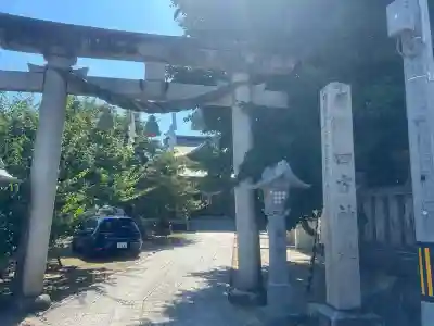 四方神社の{uncategorized: "未分類", other: "その他", undefined: "問題あり", building: "その他建物", grave: "お墓", sacred_gate: "鳥居", guardian: "狛犬", statue: "像", buddha: "仏像", history: "歴史", nature: "自然", garden: "庭園", animal: "動物", pagoda: "塔", temizu: "手水舎", mountain_gate: "山門・神門", sanctuary: "本殿・本堂", subordinate: "末社・摂社", art: "芸術", scenery: "景色", jizo: "地蔵", ema: "絵馬", goshuin: "御朱印", omikuji: "おみくじ", items: "授与品その他", amulet: "お守り", goshuincho: "御朱印帳", eats: "食事", festival: "お祭り", votive_dance: "神楽", shichigosan: "七五三参", wedding: "結婚式", experience: "体験その他", initially: "初詣", around: "周辺", anti_infection: "感染症対策"}