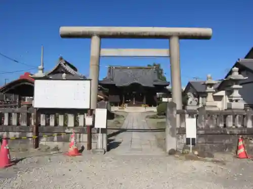 諏訪神社の鳥居