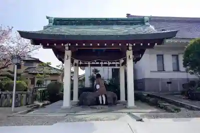 白鳥神社の手水舎