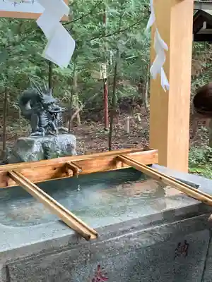 新屋山神社の手水舎