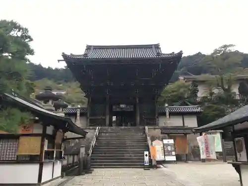 長谷寺の山門